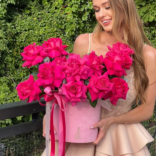 Flower box z róż - BARBIE PINK