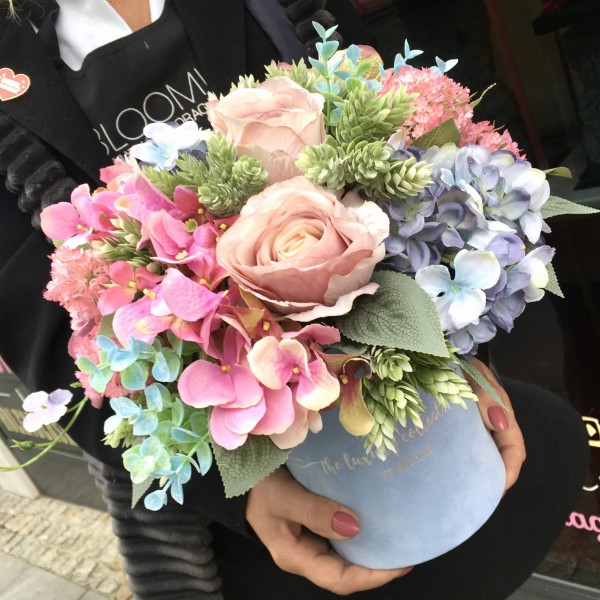 LETNIA MGIEŁKA Flower box ze sztucznych kwiatów