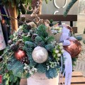 swiateczny-flowerbox-z-bombkami.jpg