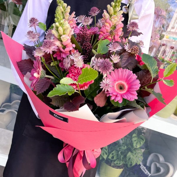 Autorski bukiet z gerberą i astrantią - GWIAZDKA